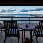 Cocotinos Boutique Beach Resort, Manado - Suite Kano-Kano/Posi-Posi, Balkon + Sitzgruppe